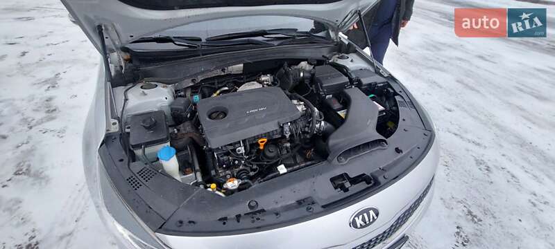 Седан Kia K5 2015 в Барышевке фото 35 Седан Kia K5 2015 в Барышевке