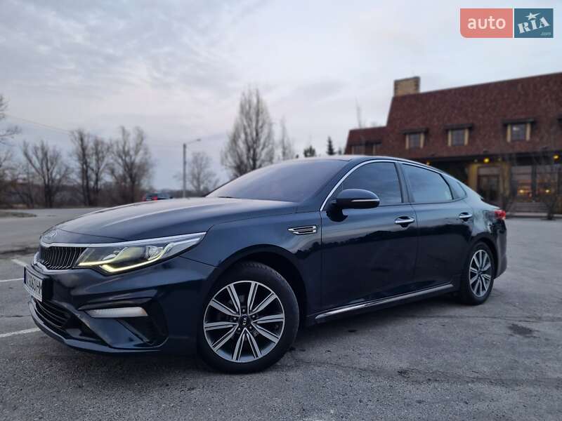 Седан Kia K5 2018 в 
