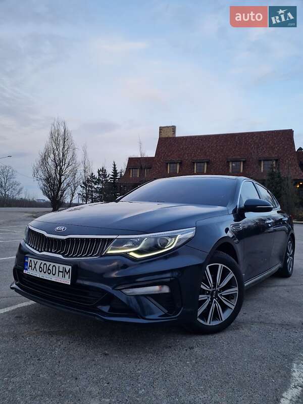 Седан Kia K5 2018 в Харькове