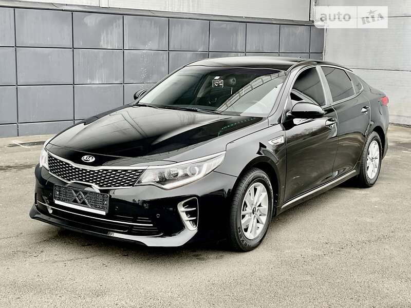 Седан Kia K5 2015 в Одессе