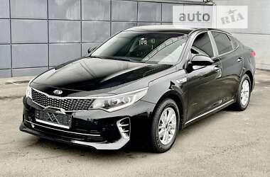 Седан Kia K5 2015 в Одессе