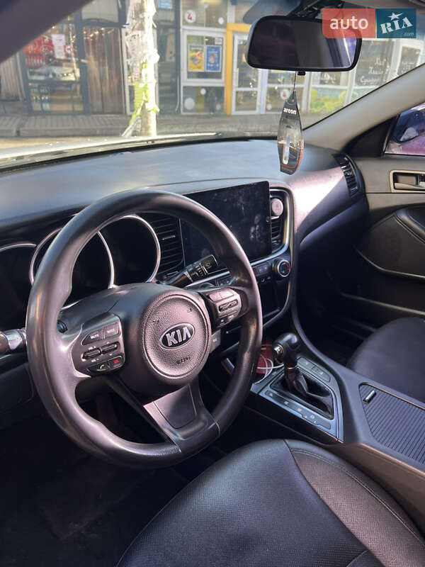 Седан Kia K5 2014 в Киеве