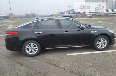 Седан Kia K5 2015 в Киеве