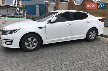 Седан Kia K5 2015 в Одессе