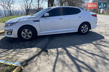 Седан Kia K5 2015 в Одессе