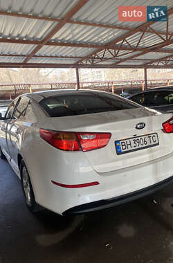 Седан Kia K5 2015 в Одессе