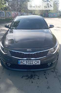 Седан Kia K5 2016 в Львове