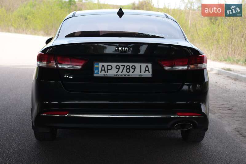 Седан Kia K5 2016 в Запорожье