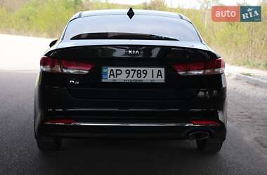 Седан Kia K5 2016 в 