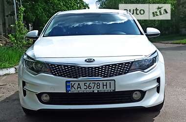 Седан Kia K5 2017 в Киеве