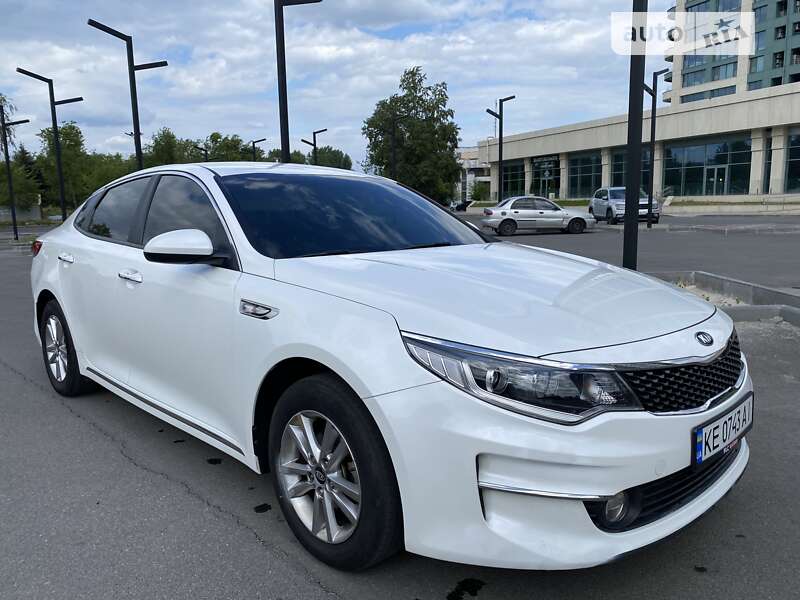 Седан Kia K5 2017 в Днепре