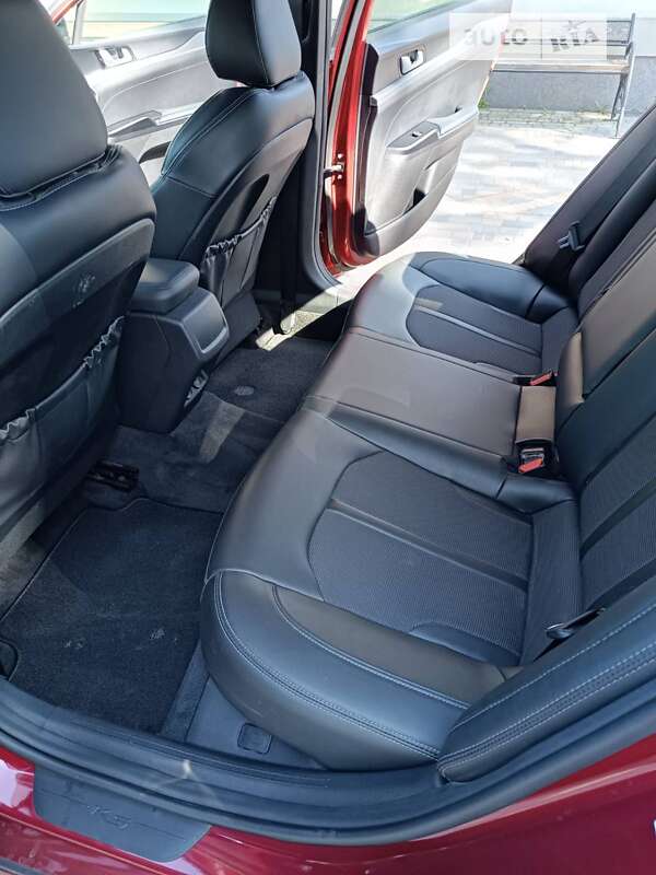 Седан Kia K5 2020 в Киеве