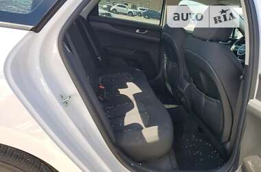 Седан Kia K5 2023 в 