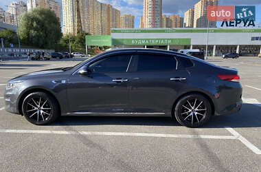 Седан Kia K5 2016 в 