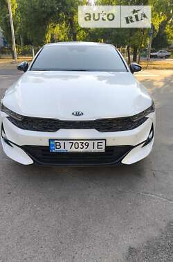 Седан Kia K5 2021 в Кременчуге