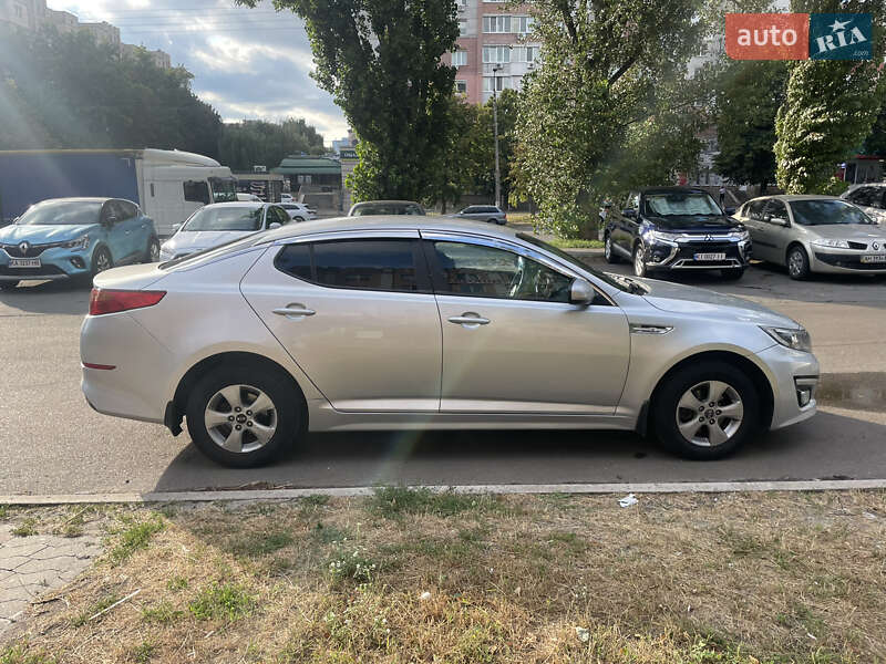 Седан Kia K5 2015 в Києві