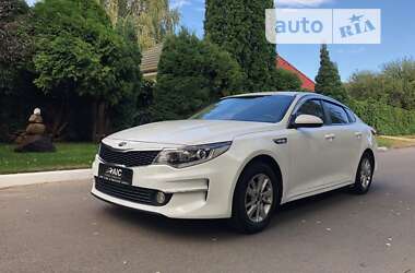 Седан Kia K5 2016 в Києві