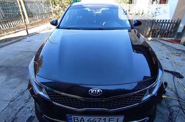 Седан Kia K5 2016 в Александровке