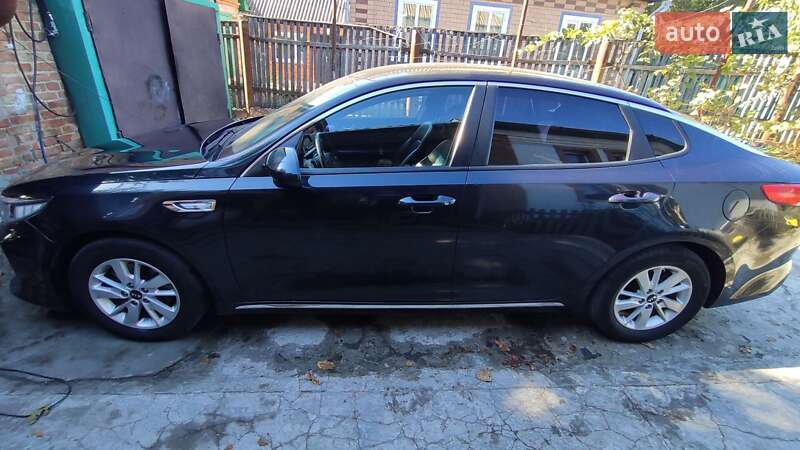 Седан Kia K5 2016 в Александровке
