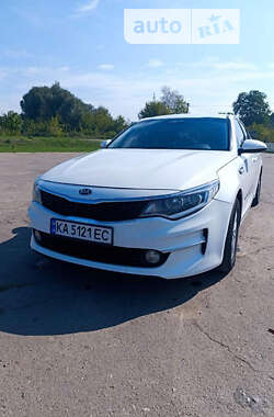 Седан Kia K5 2016 в Балті