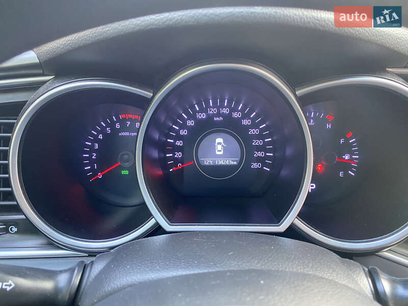 Седан Kia K5 2014 в Киеве