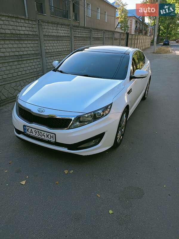 Kia K5 2011