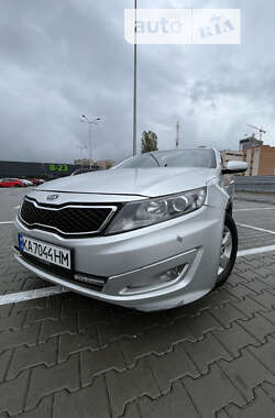 Седан Kia K5 2011 в Києві