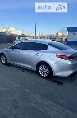 Седан Kia K5 2016 в Запорожье