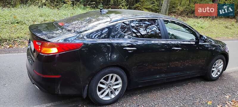 Седан Kia K5 2015 в Луцке