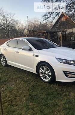 Седан Kia K5 2010 в Львові