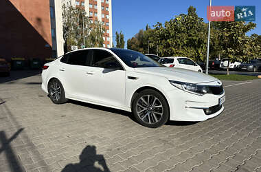 Седан Kia K5 2016 в Одесі