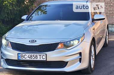 Седан Kia K5 2017 в Трускавці