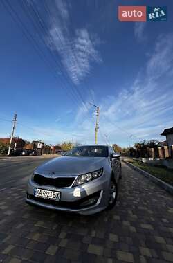 Седан Kia K5 2013 в Хотове