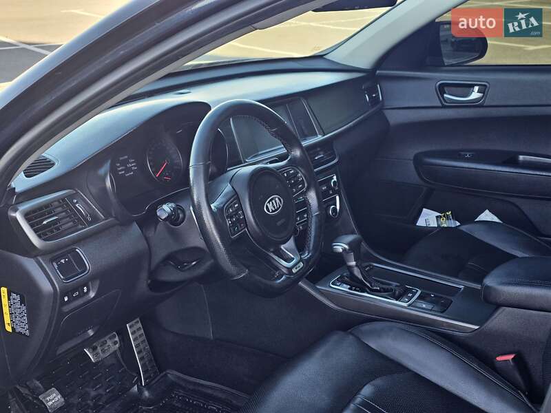 Седан Kia K5 2017 в Тернополі
