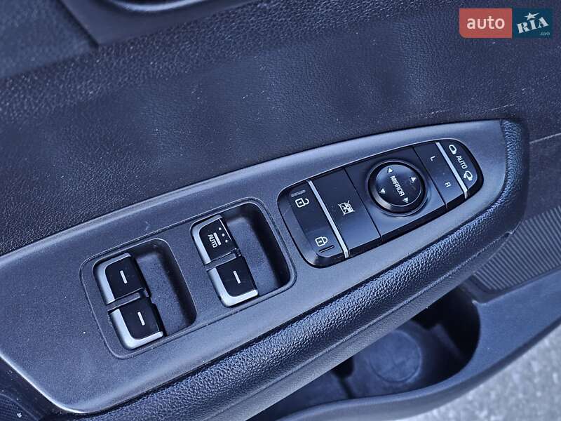 Седан Kia K5 2017 в Тернополі