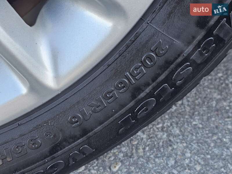 Седан Kia K5 2017 в Тернополі
