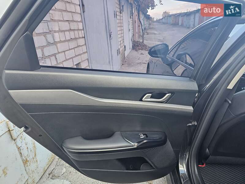 Седан Kia K5 2019 в Николаеве