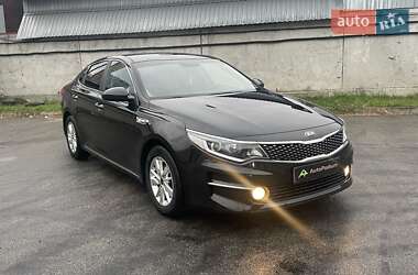 Седан Kia K5 2016 в Киеве