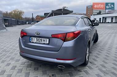 Седан Kia K5 2010 в Полтаві