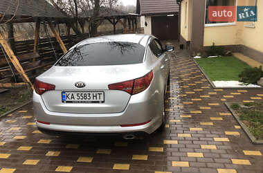 Седан Kia K5 2012 в Кагарлику