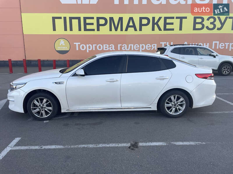Седан Kia K5 2015 в Киеве
