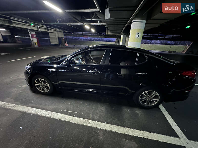 Седан Kia K5 2014 в Киеве