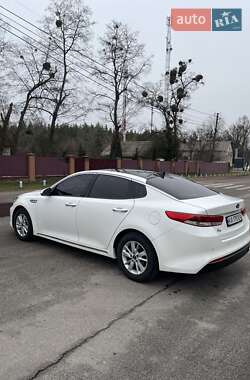 Седан Kia K5 2016 в Києві