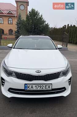 Седан Kia K5 2016 в Києві