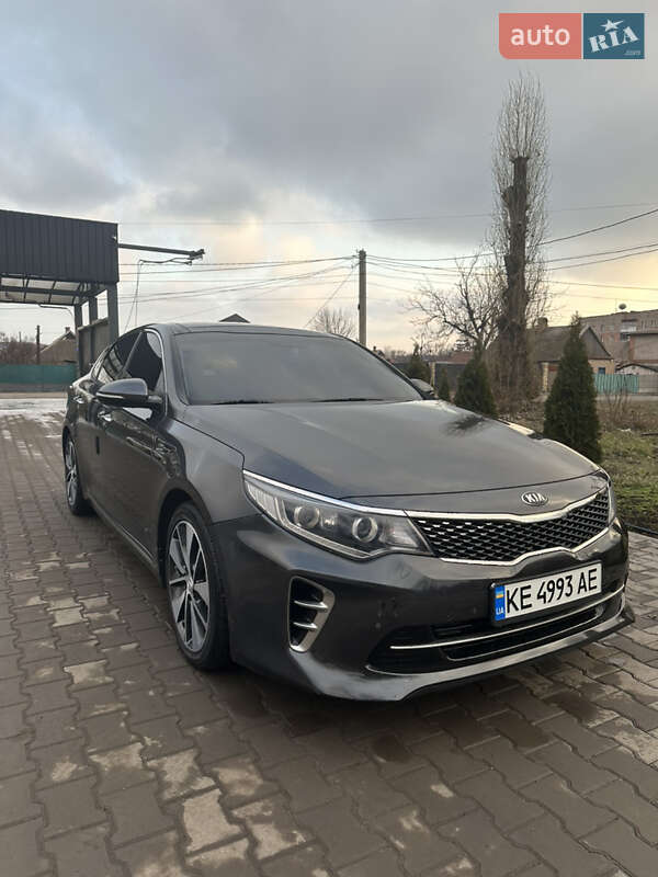 Седан Kia K5 2015 в Кривому Розі
