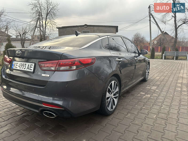 Седан Kia K5 2015 в Кривому Розі