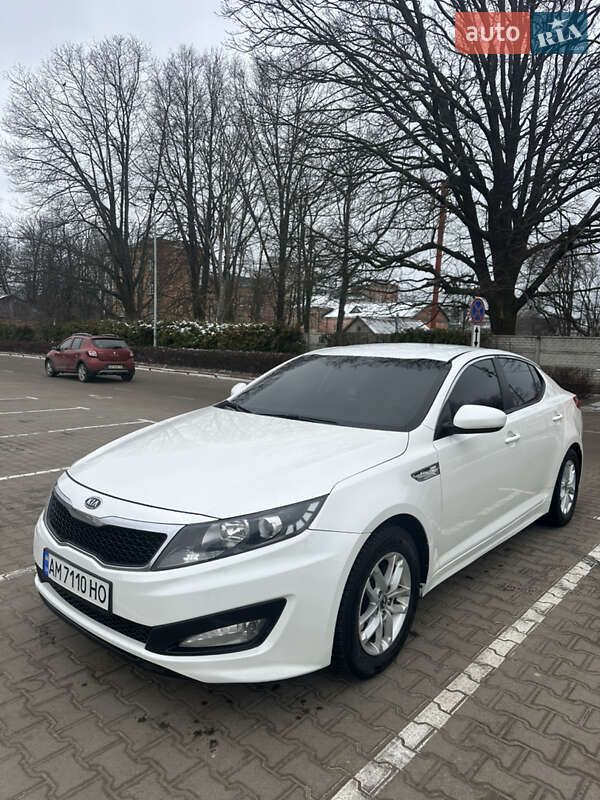 Седан Kia K5 2011 в Житомире