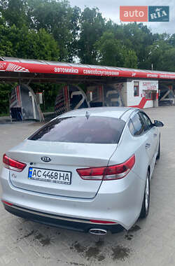 Седан Kia K5 2015 в 