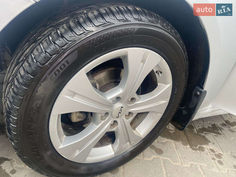 Седан Kia K5 2015 в Луцке