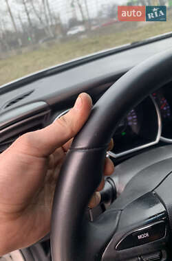 Седан Kia K5 2013 в 